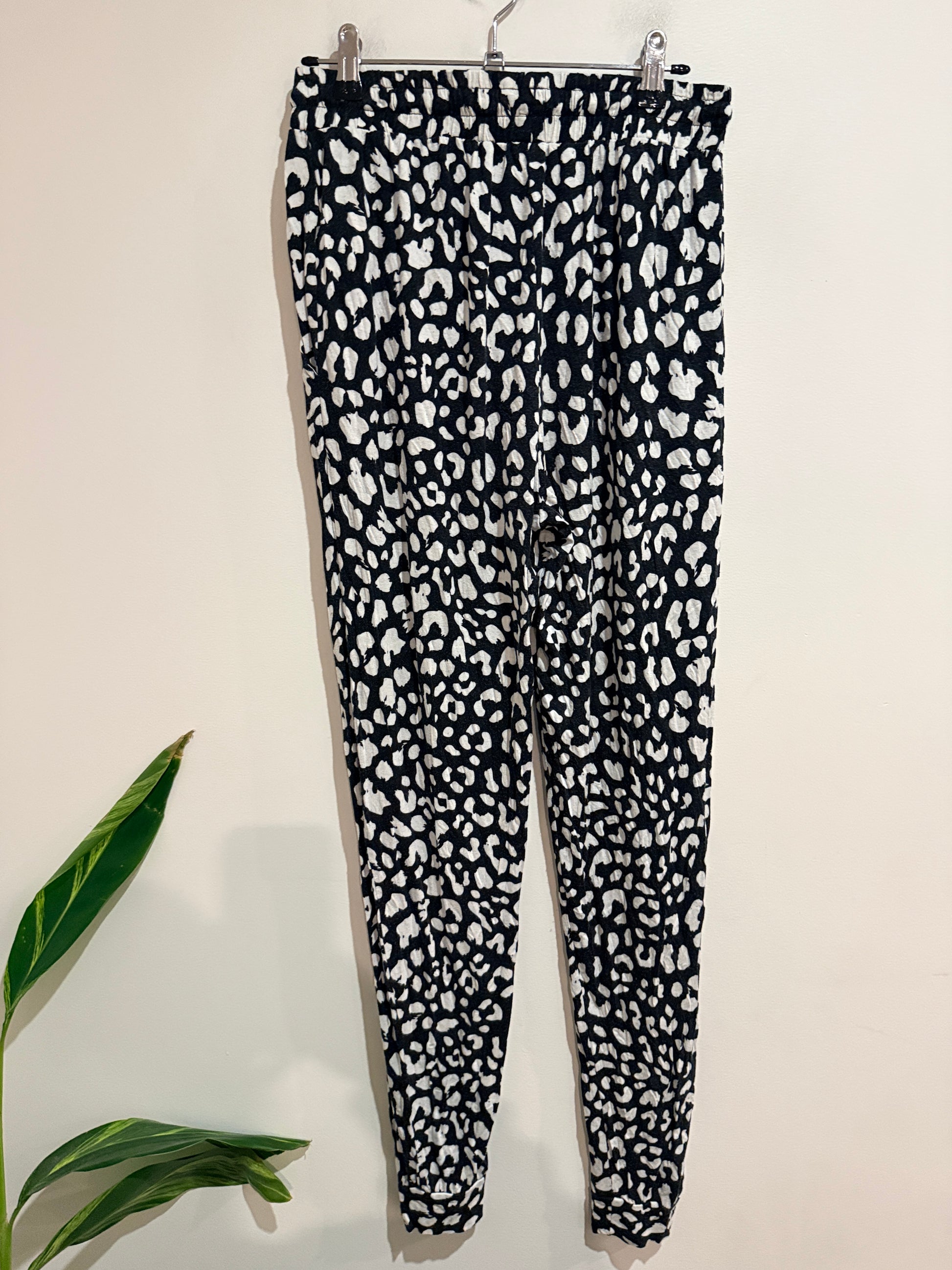 Brand Unknown Relaxed Pants Size Waist 72cm