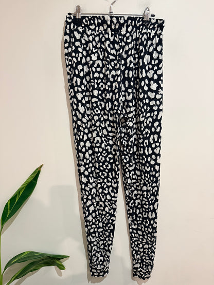 Brand Unknown Relaxed Pants Size Waist 72cm