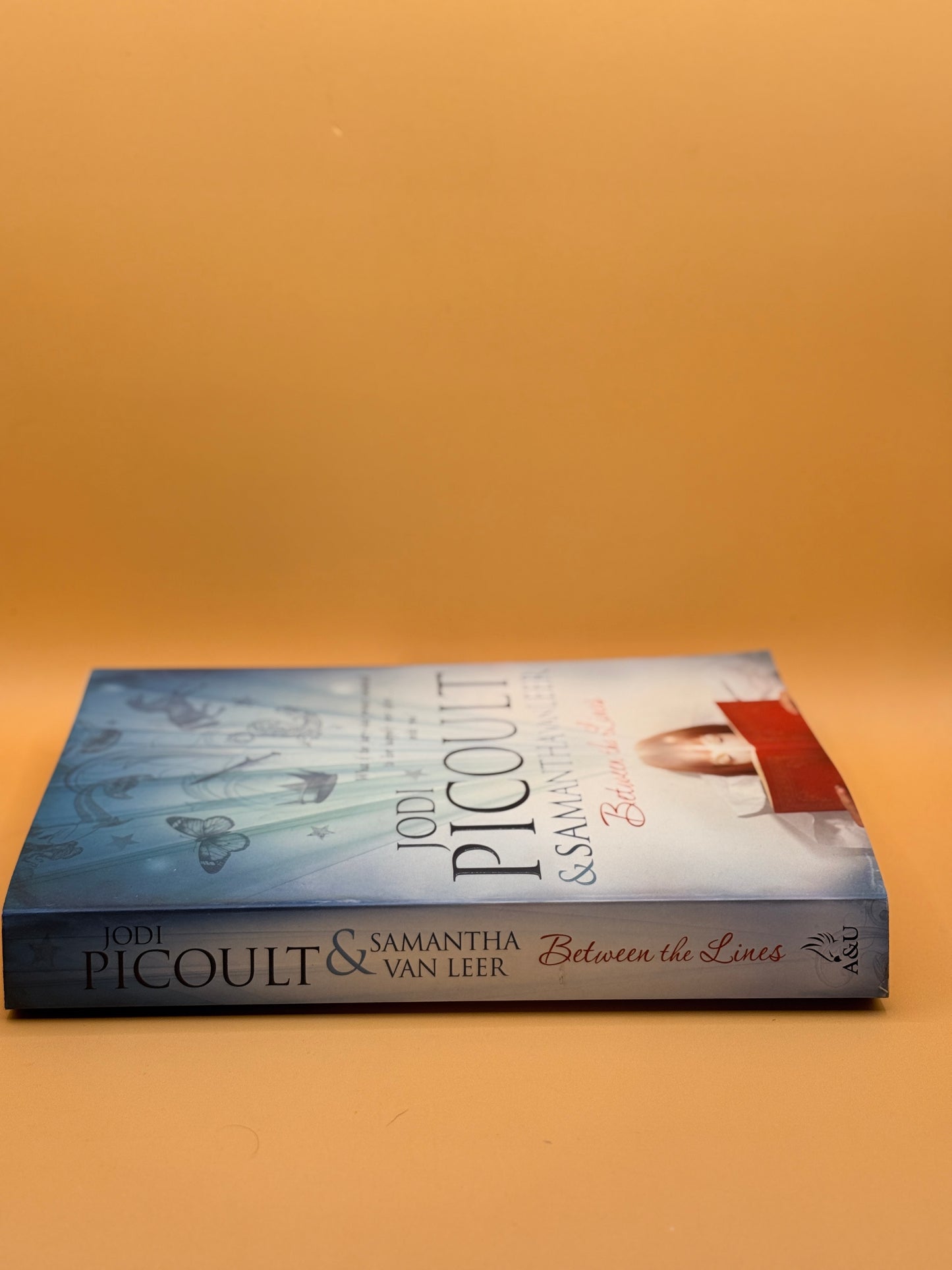 Between the Lines by Jodi Picoult & Samantha van Leer