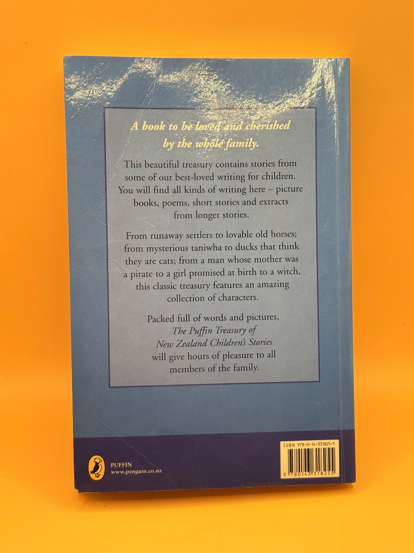 The Puffin Treasury of New Zealand Children's Stories by Jenni Keestra