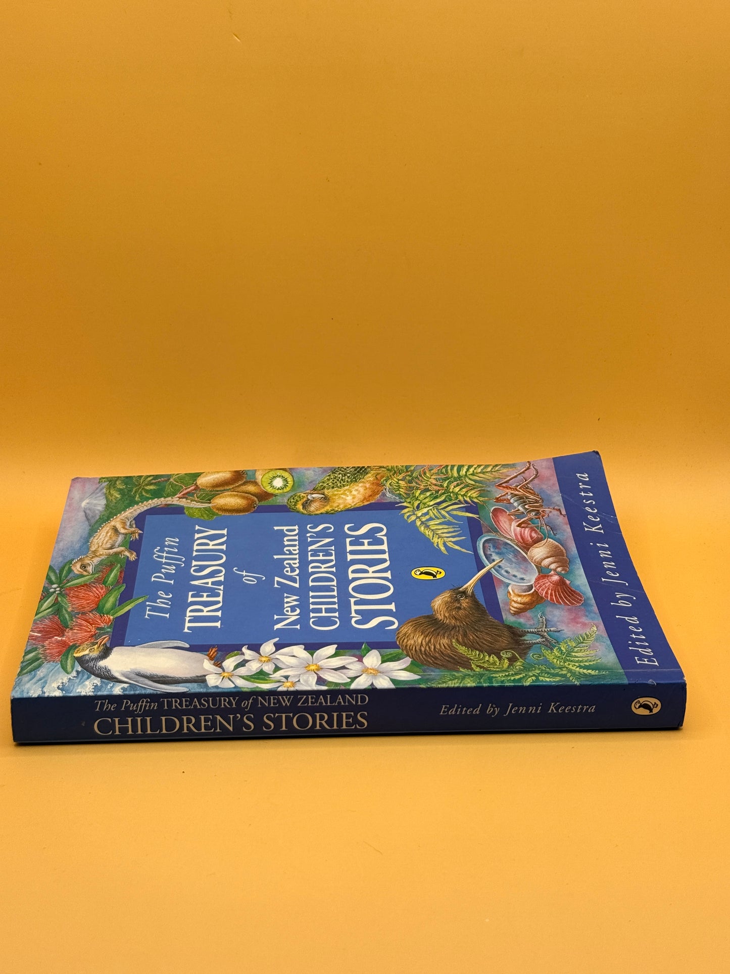 The Puffin Treasury of New Zealand Children's Stories by Jenni Keestra