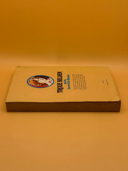 Trixie Belden and the Secret of the Mansion by Julie Campbell 1977