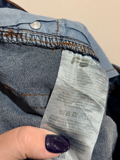 Contempo Distressed Skinny Jeans Size 8