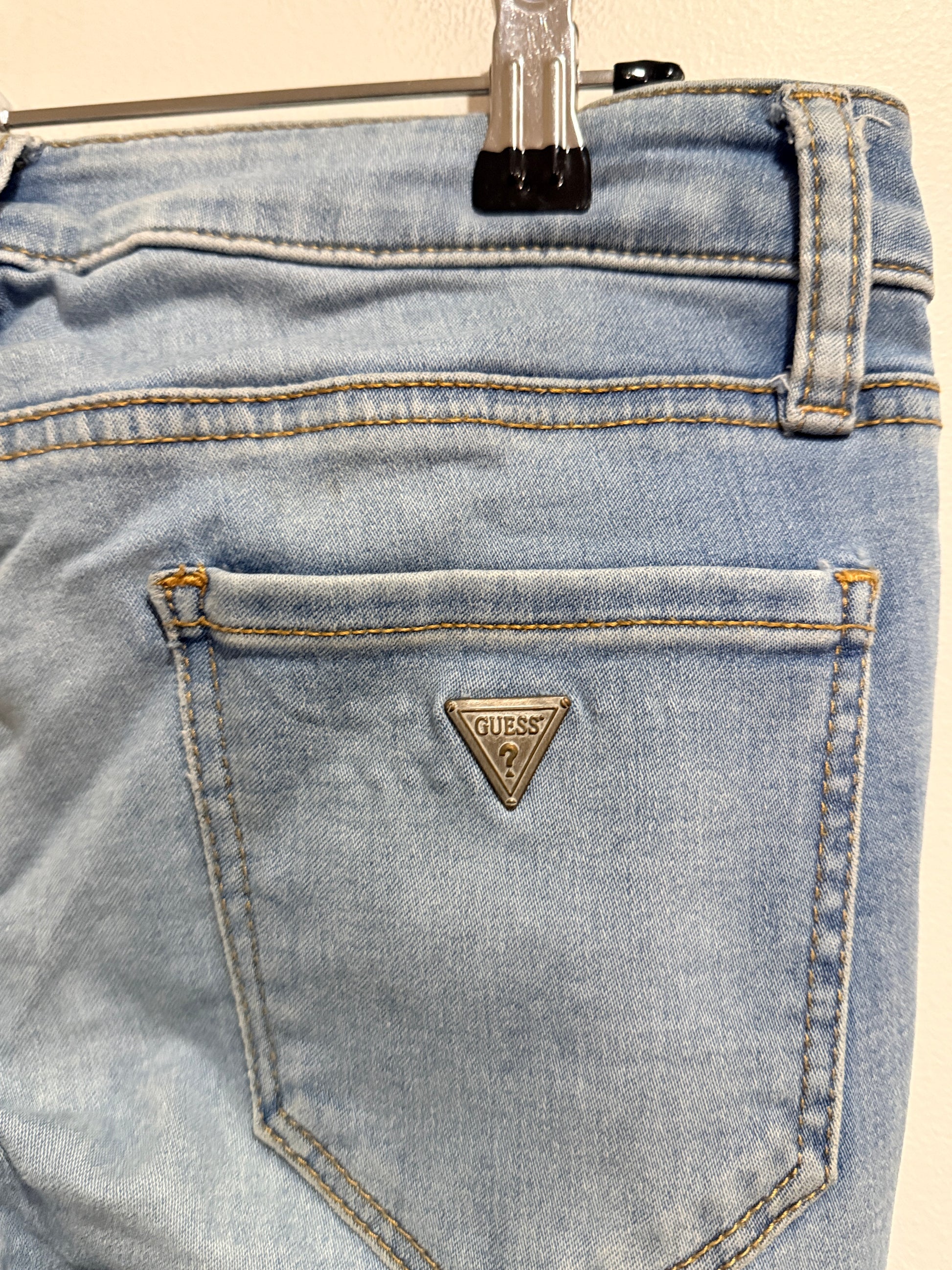 Guess Light-wash Skinny Jeans Size 25/32 | Waist 72cm