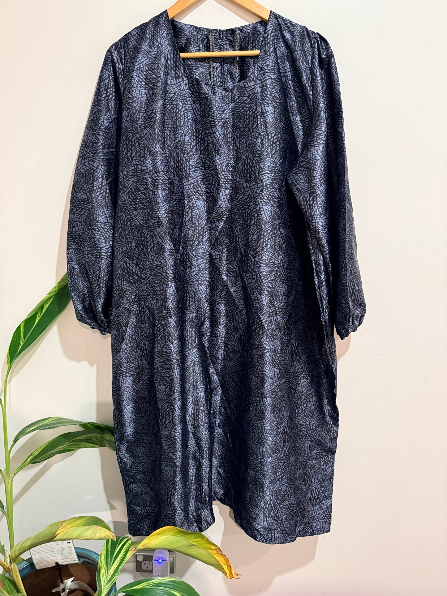 Long-sleeved Dress Size U/Arm to U/Arm 66cm