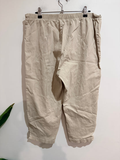 Maya Capri Pants Size L