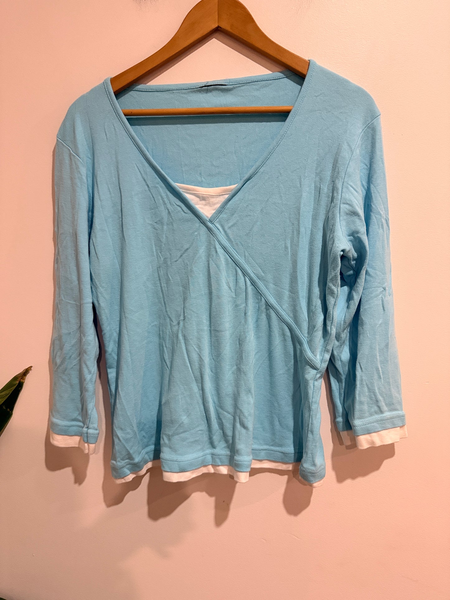 Brand Unknown Long-sleeve Top Size U/Arm to U/Arm 52cm