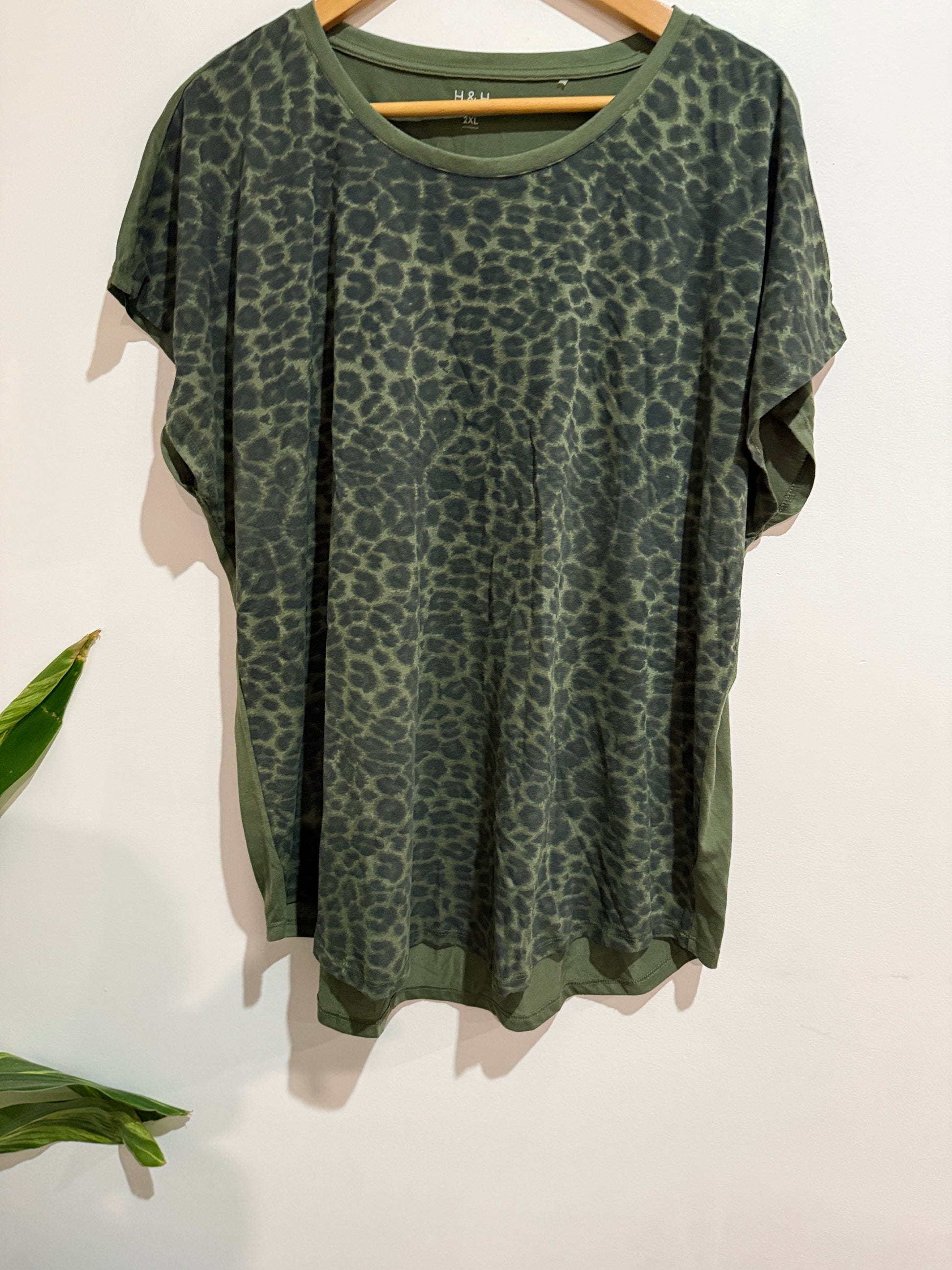H & H Short-sleeve Print Top Size 2XL
