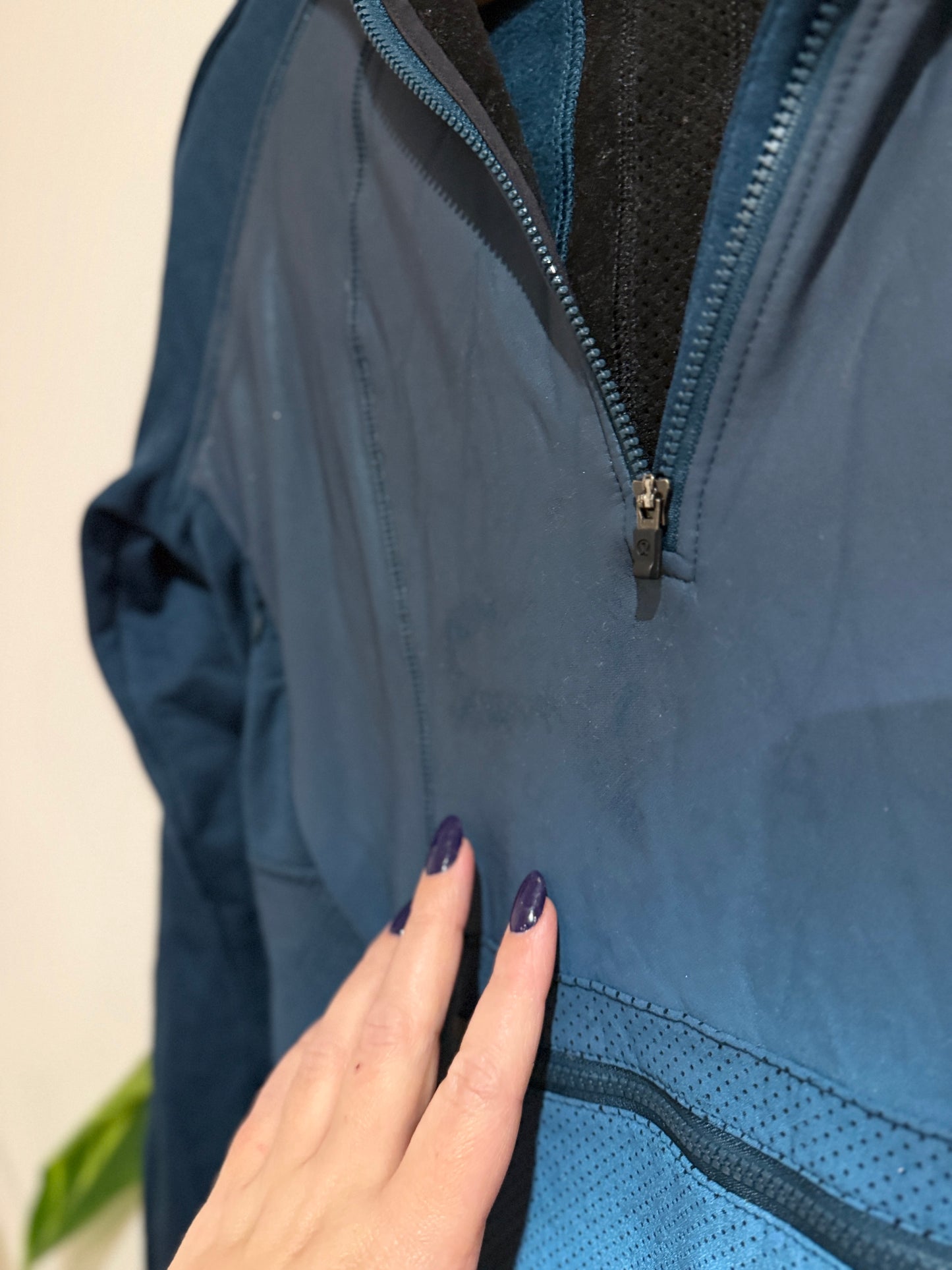 Lululemon Half-zip Hoodie Navy Size U/arm to U/arm 45cm