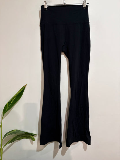 Leelo Active Black Flare Leggings Size M
