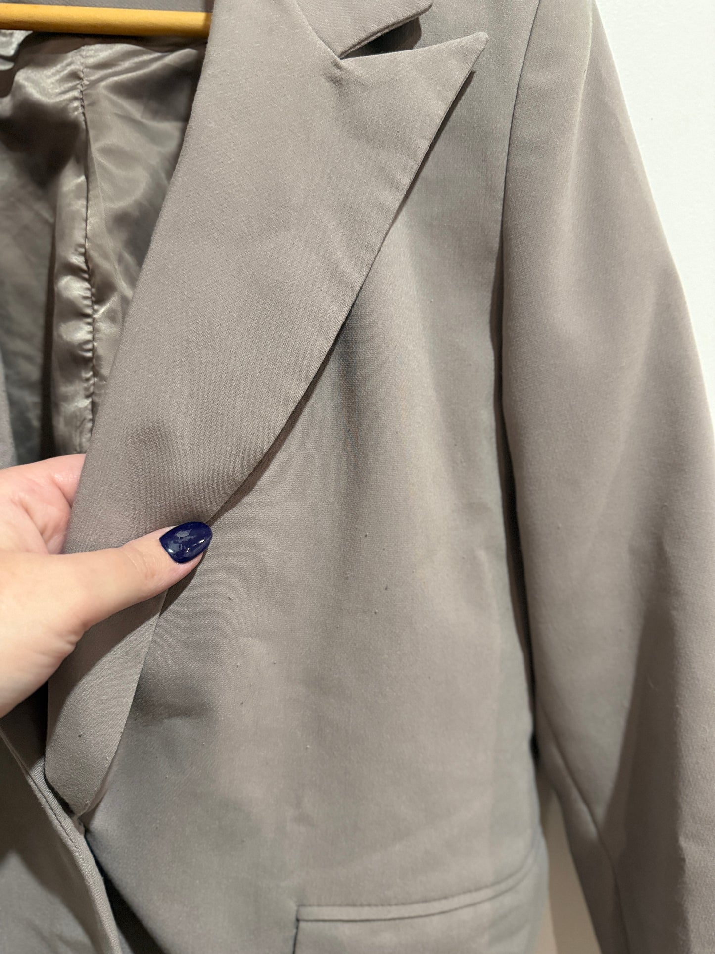 Common Unique Grey Peak Lapel Blazer Size U/arm to U/arm 49cm