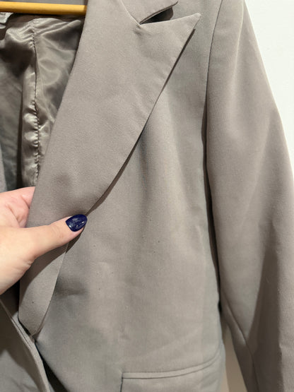 Common Unique Grey Peak Lapel Blazer Size U/arm to U/arm 49cm