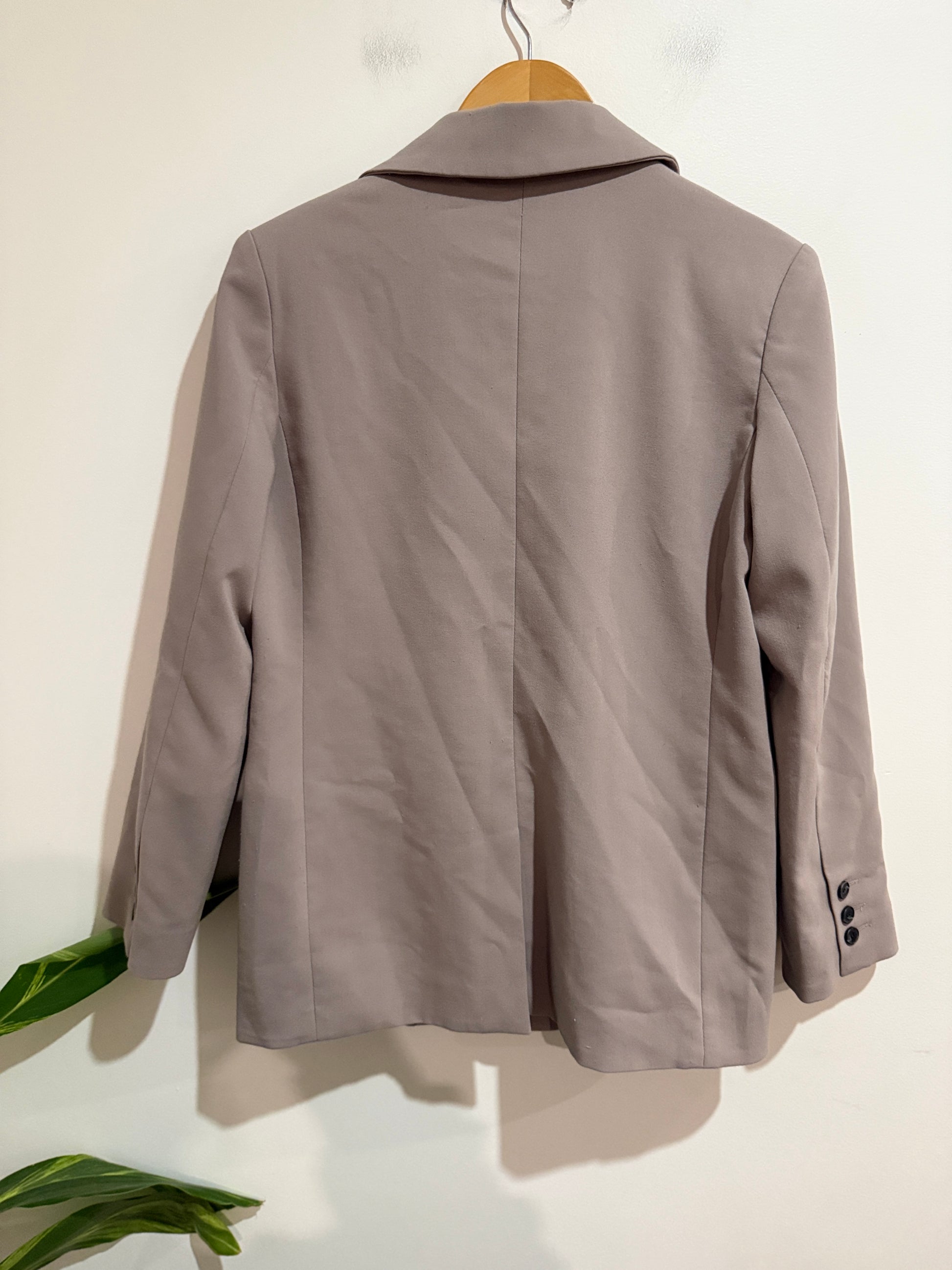 Common Unique Grey Peak Lapel Blazer Size U/arm to U/arm 49cm