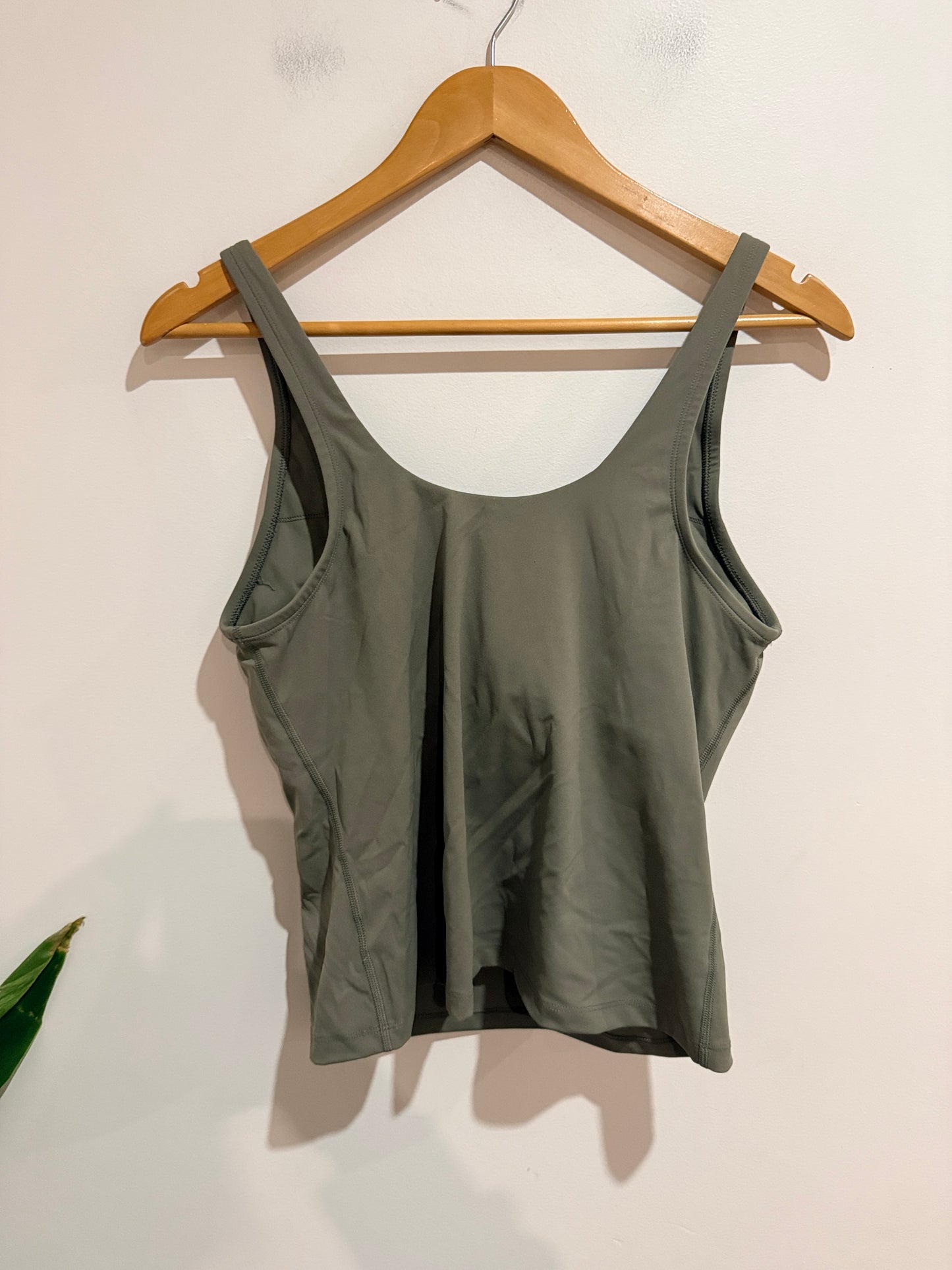 Brand Unknown Ribbed Built-in Shelf Bra Tank In Khaki Green Size U/arm to U/arm 41.5