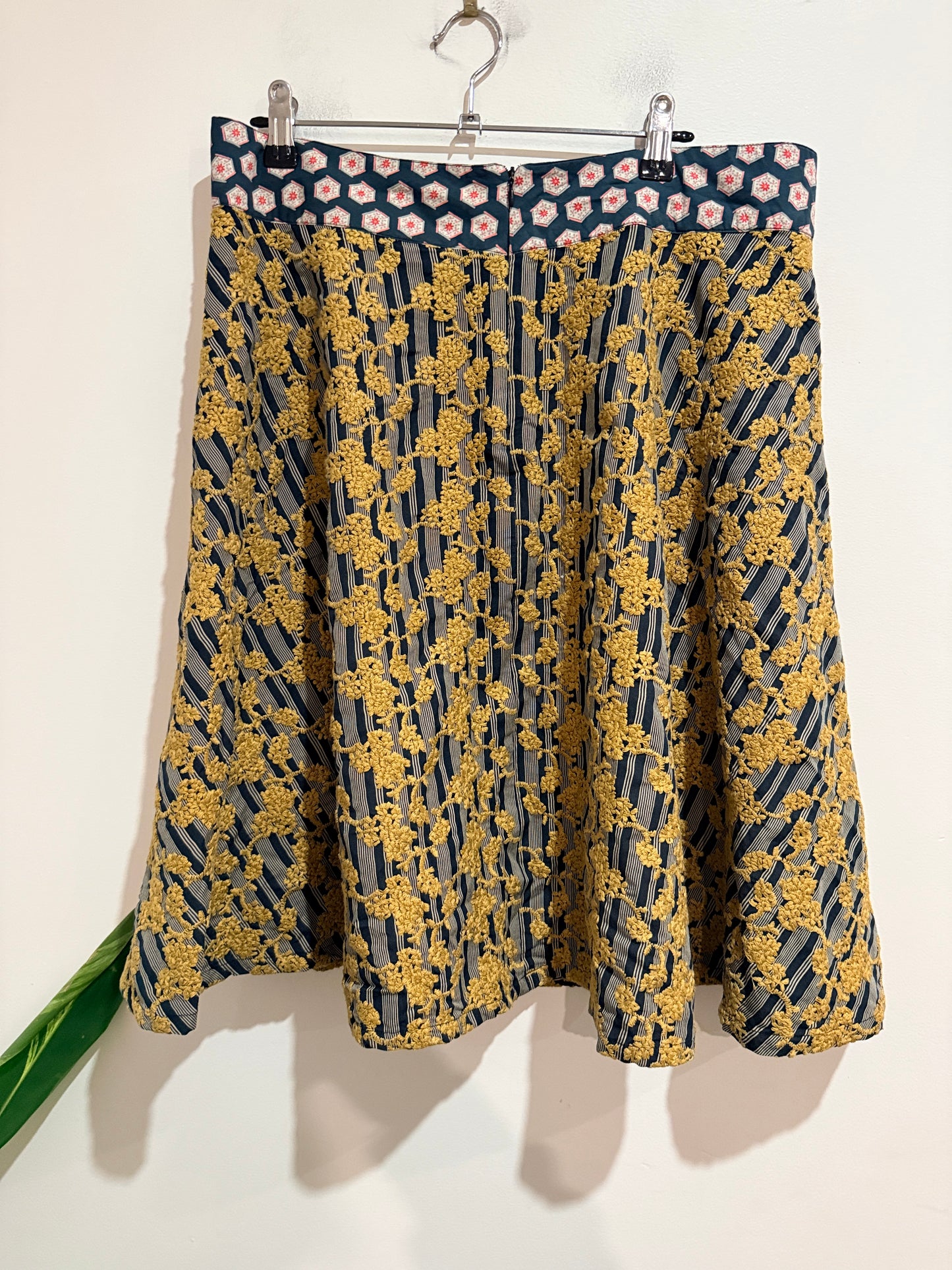 Custo Barcelona Embroidered A-line Skirt Size 42/8 (Waist 44cm)