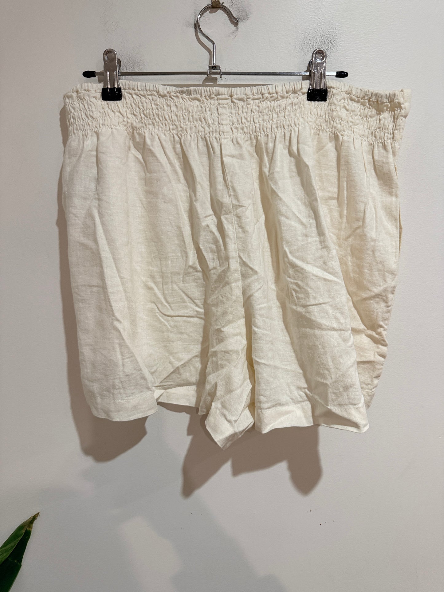 Cotton On Linen-blend Tailored Shorts In Cream Size 14