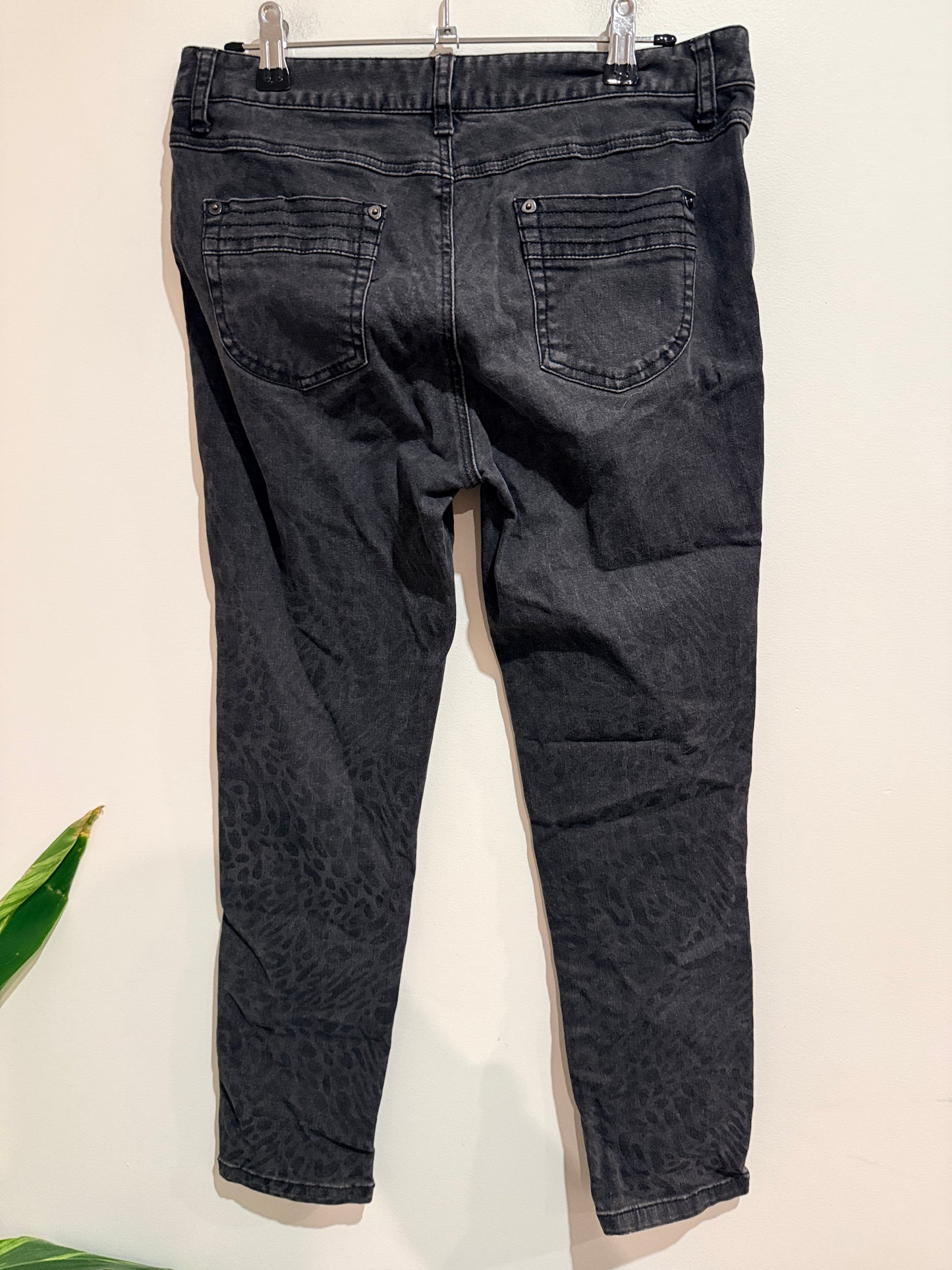 Kistina Faded Skinny Jeans In Washed Black Size L (165/72A Waist 40cm)