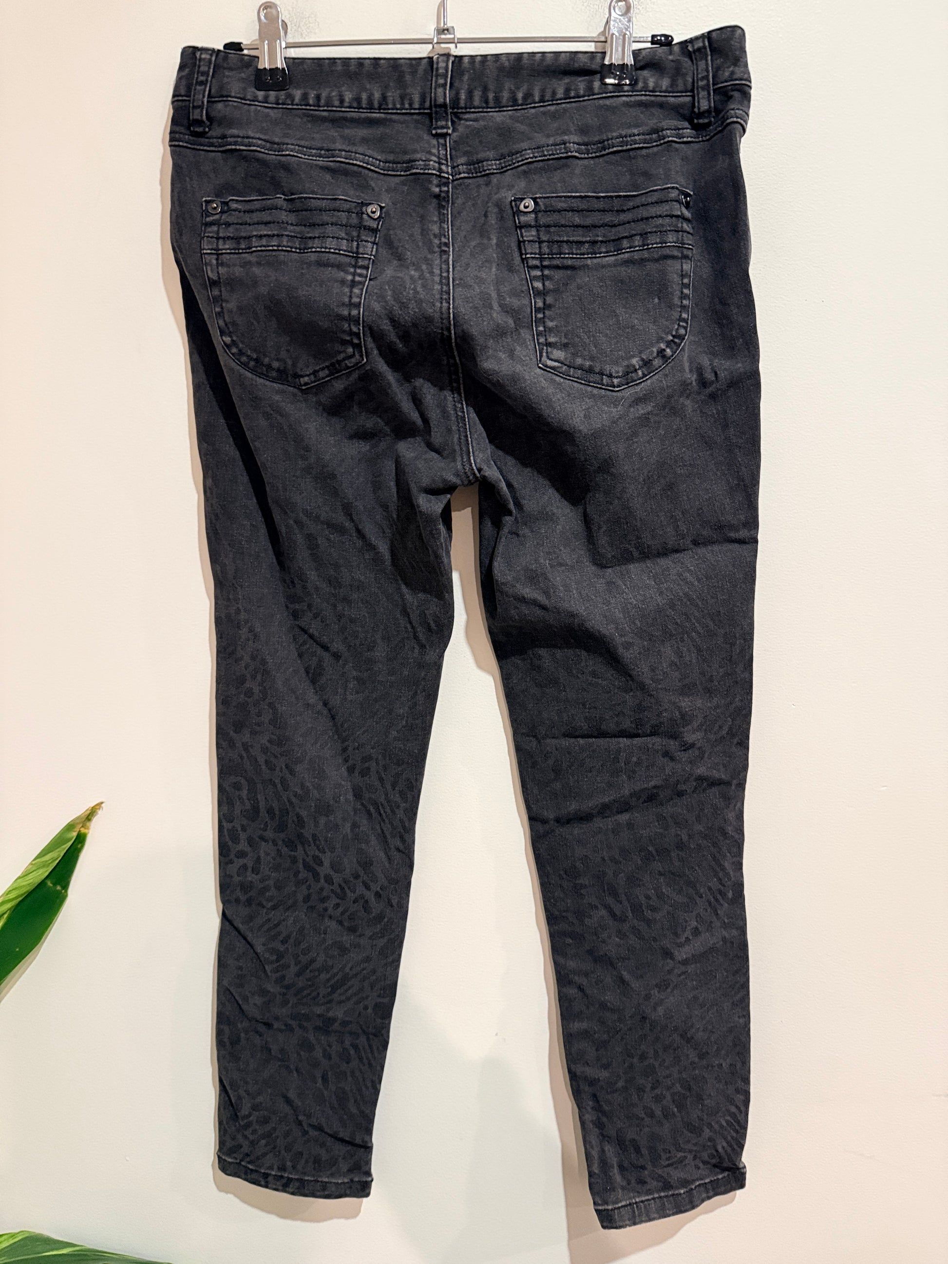 Kistina Faded Skinny Jeans In Washed Black Size L (165/72A Waist 40cm)