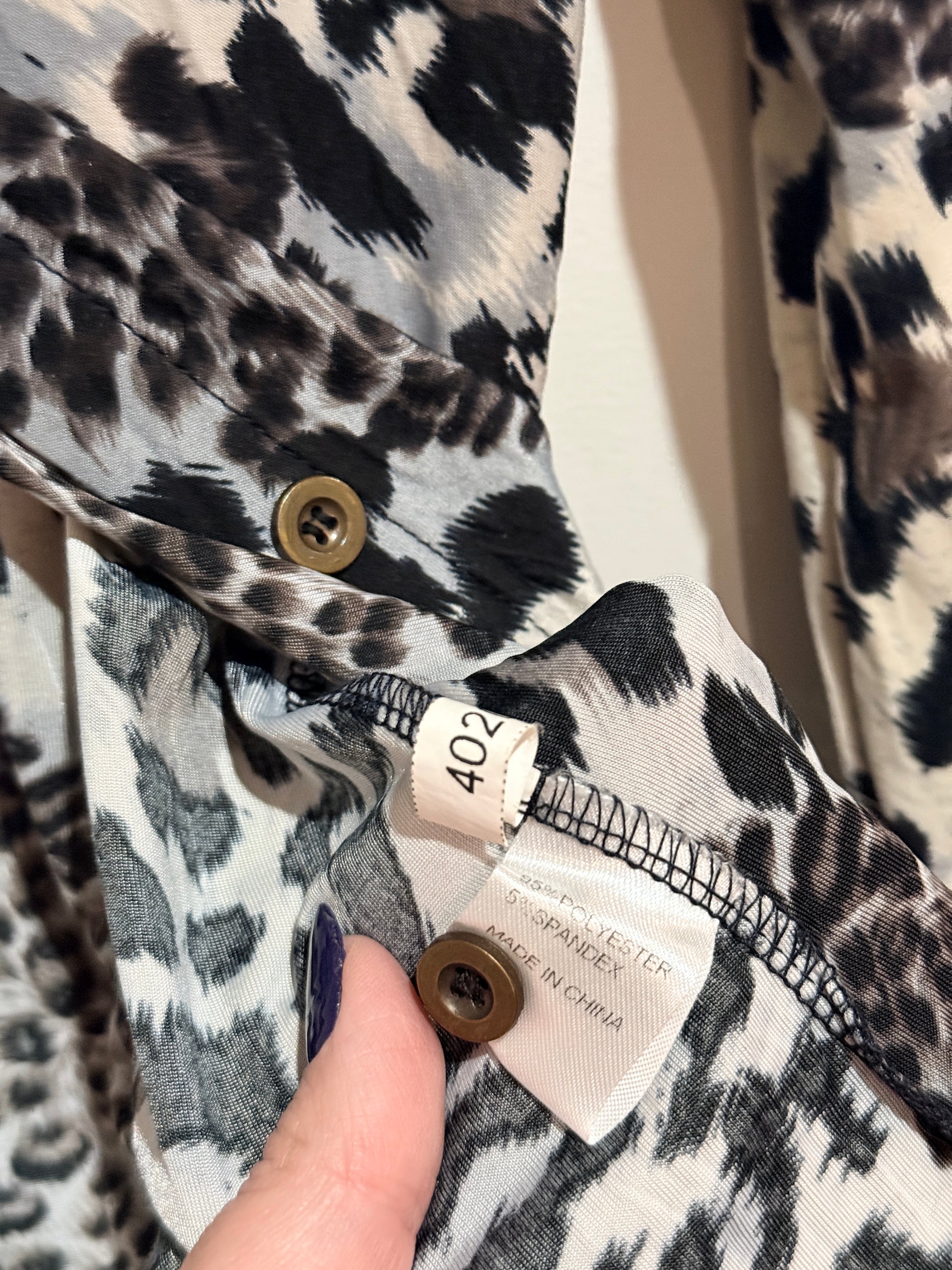Chic A Booti Leopard Print Shirt Size M