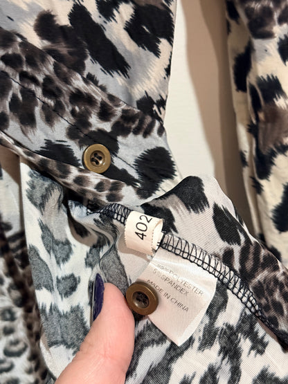 Chic A Booti Leopard Print Shirt Size M