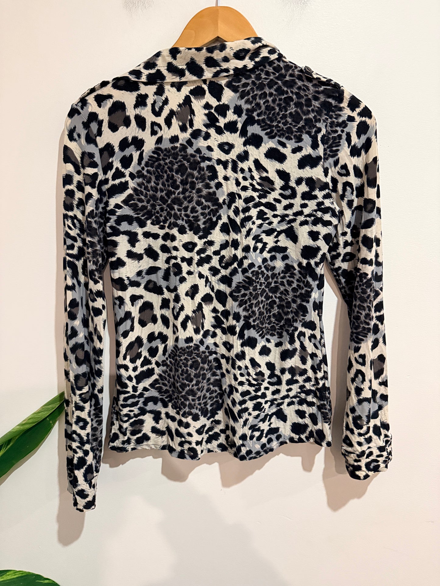 Chic A Booti Leopard Print Shirt Size M