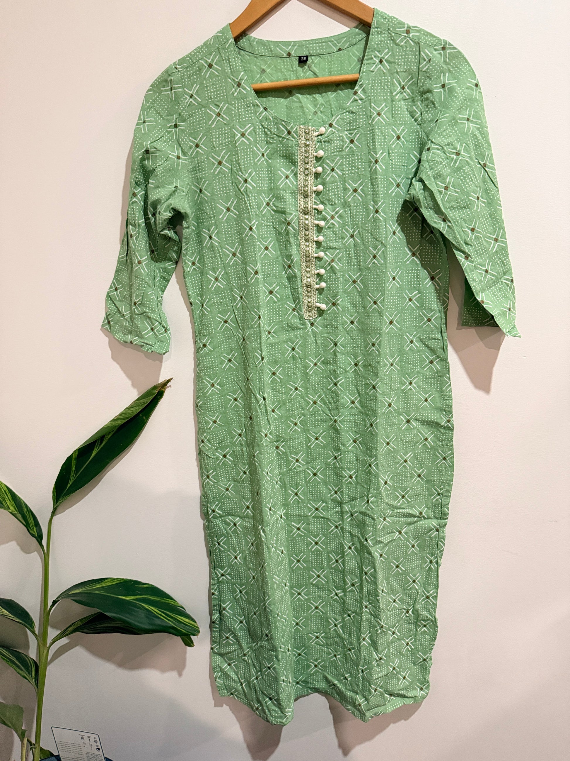 Straight-fit Kurta Size 38 | U/Arm to U/Arm 49cm