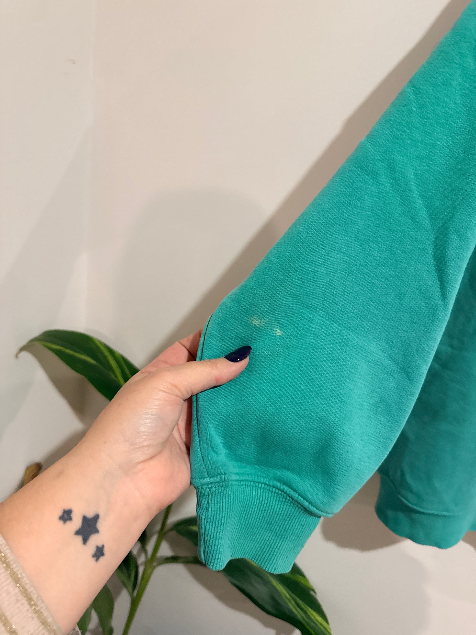 H & H Pullover Hoodie Size 8