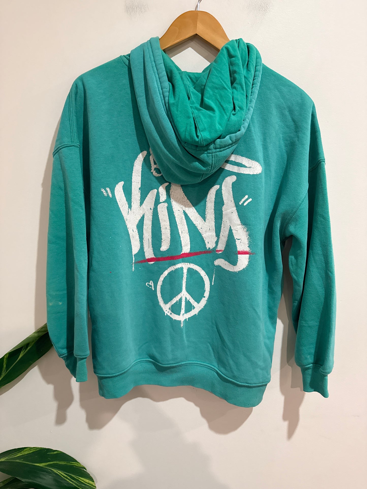 H & H Pullover Hoodie Size 8