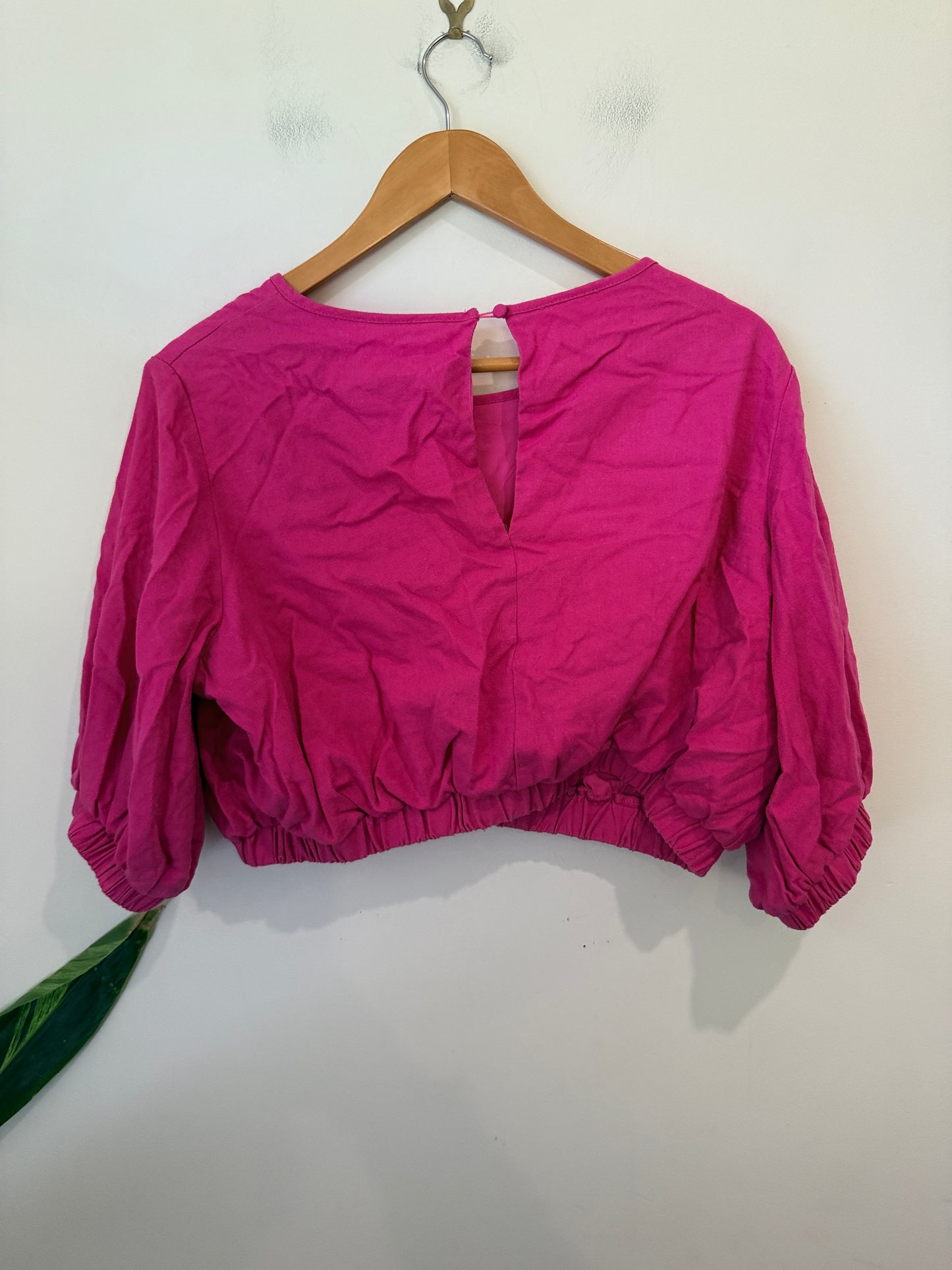 Showpo. Puff-sleeve Crop Top Size 18