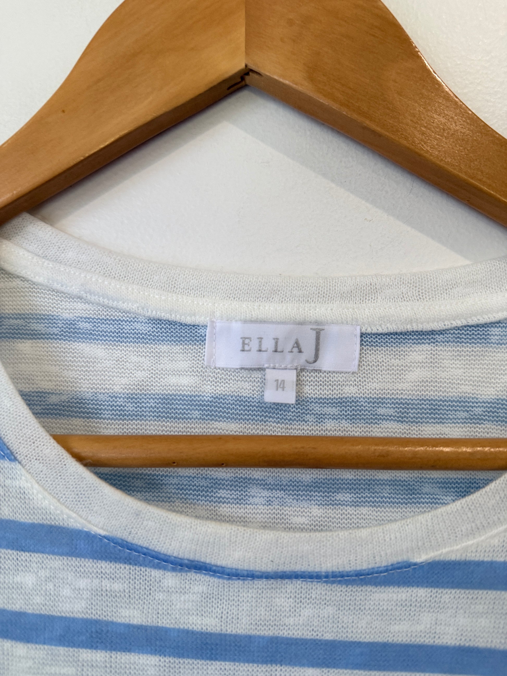 Ella J 3/4-sleeve Top Size M