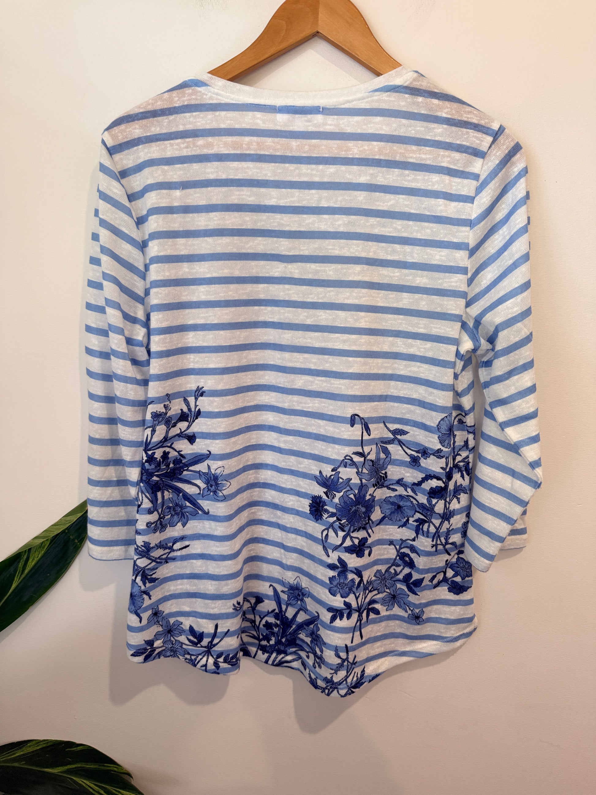 Ella J 3/4-sleeve Top Size M