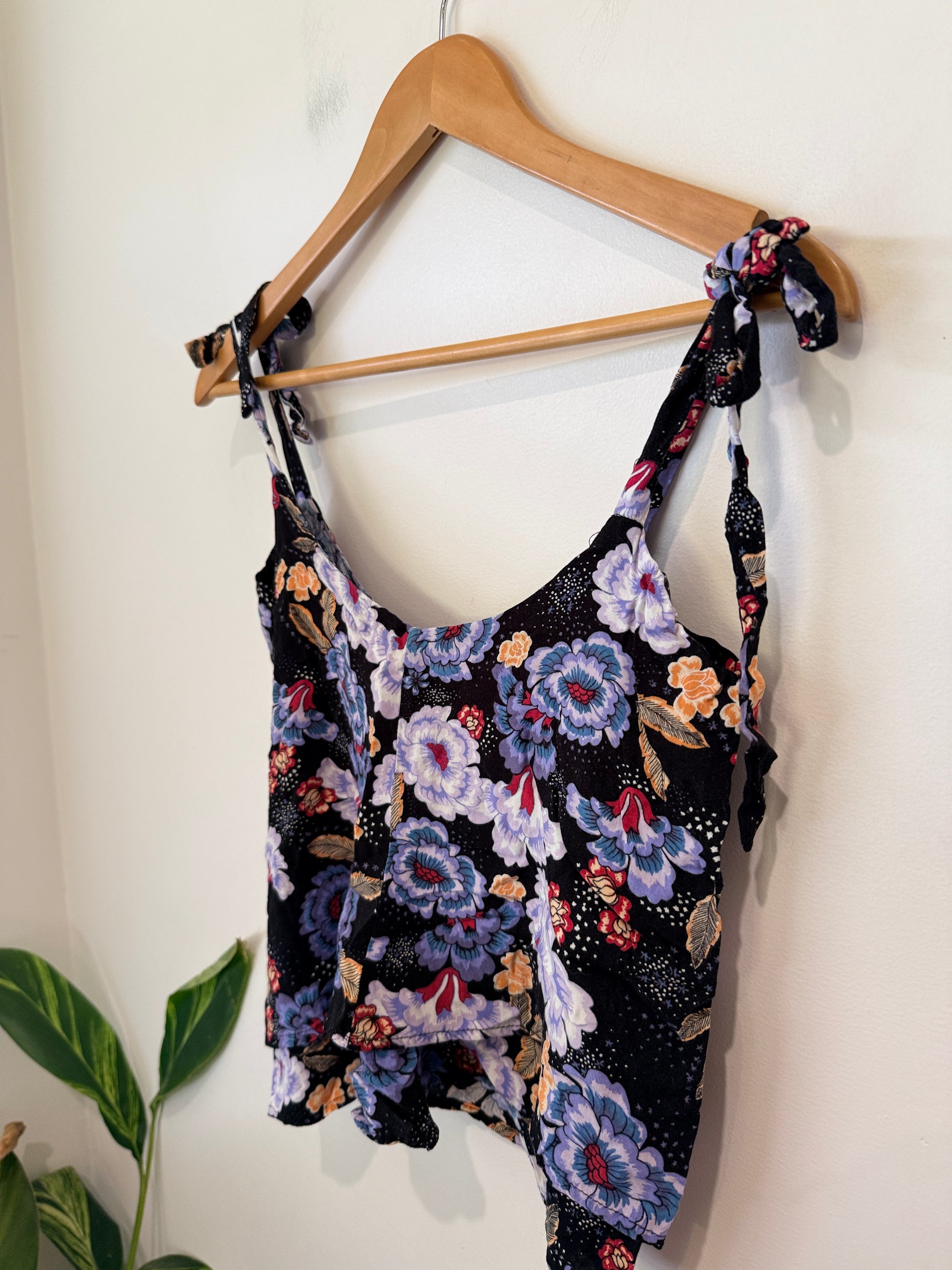 Brand Unknown Floral Camisole Top Size U/Arm to U/Arm 43cm