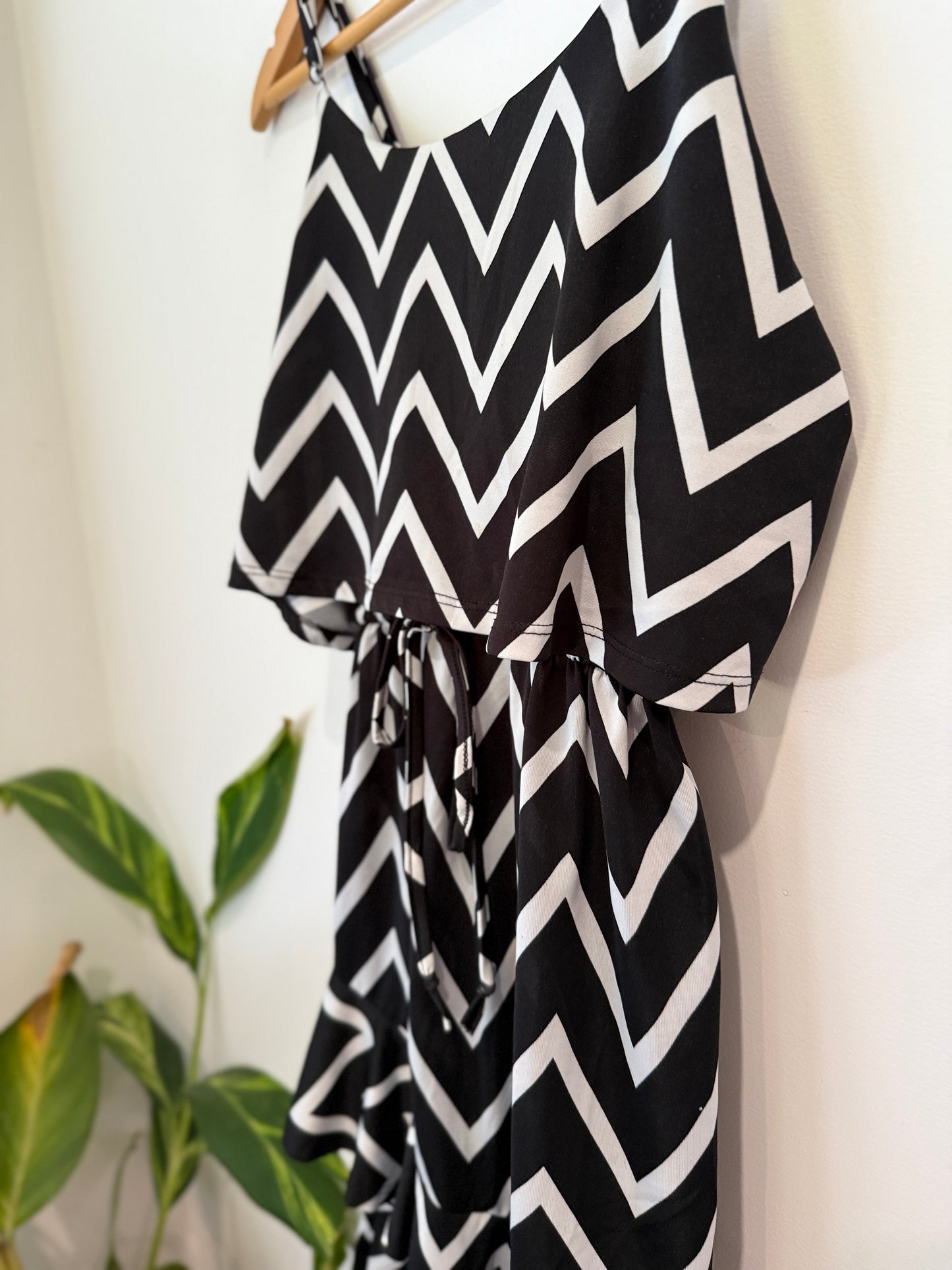 Mirrou Summer Dress Size M