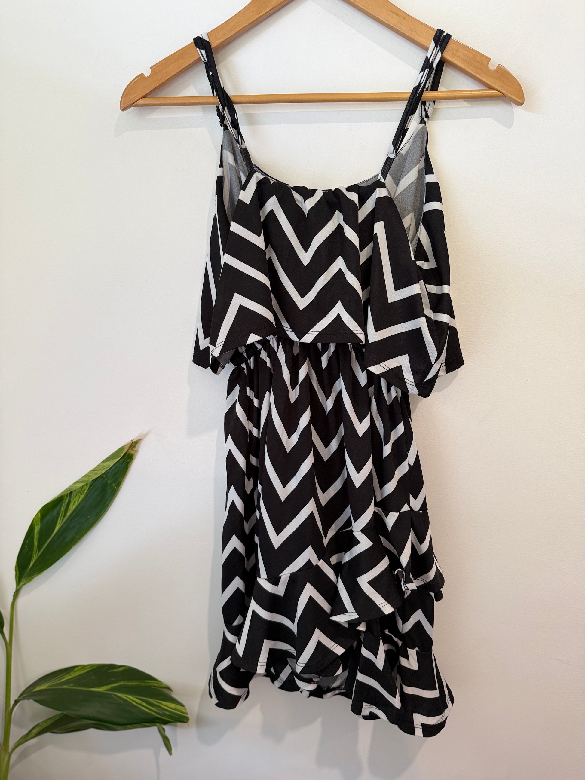 Mirrou Summer Dress Size M