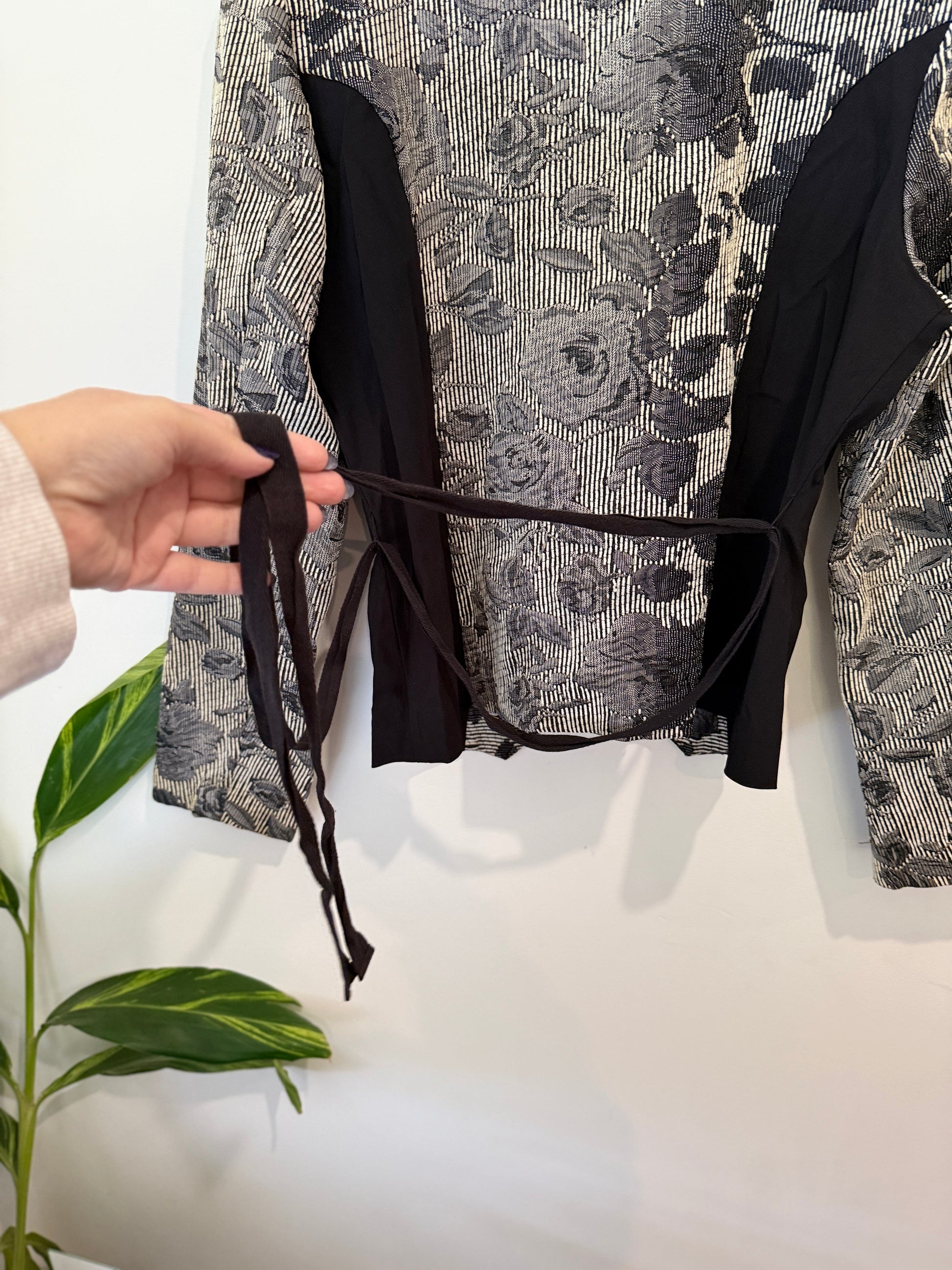 Kamiko Printed Wrap Jacket Size 14