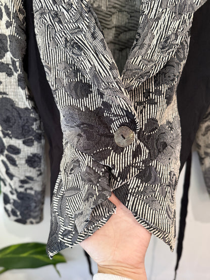 Kamiko Printed Wrap Jacket Size 14