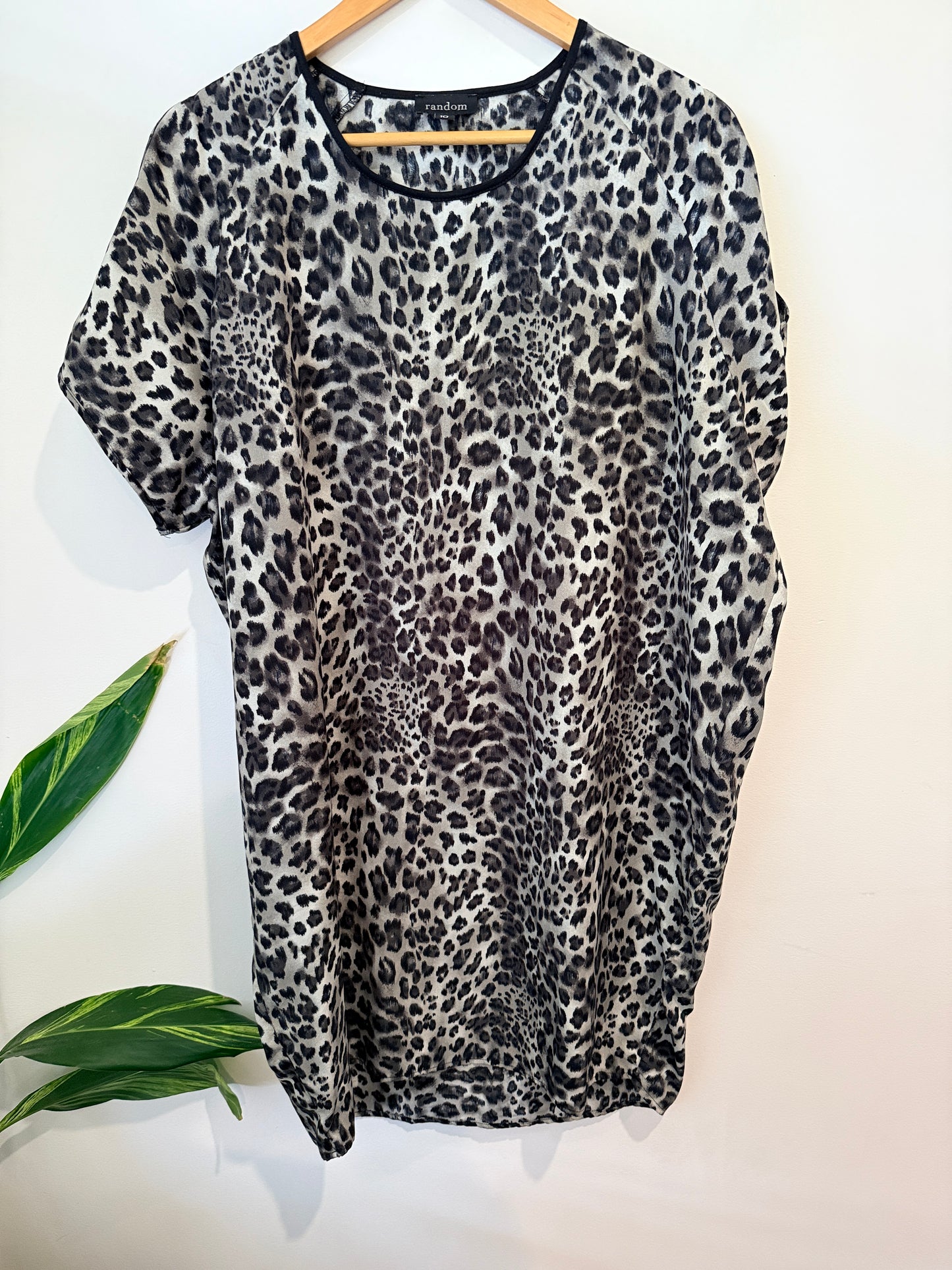 Random T-shirt Dress Size 10 | U/Arm to U/Arm 65cm