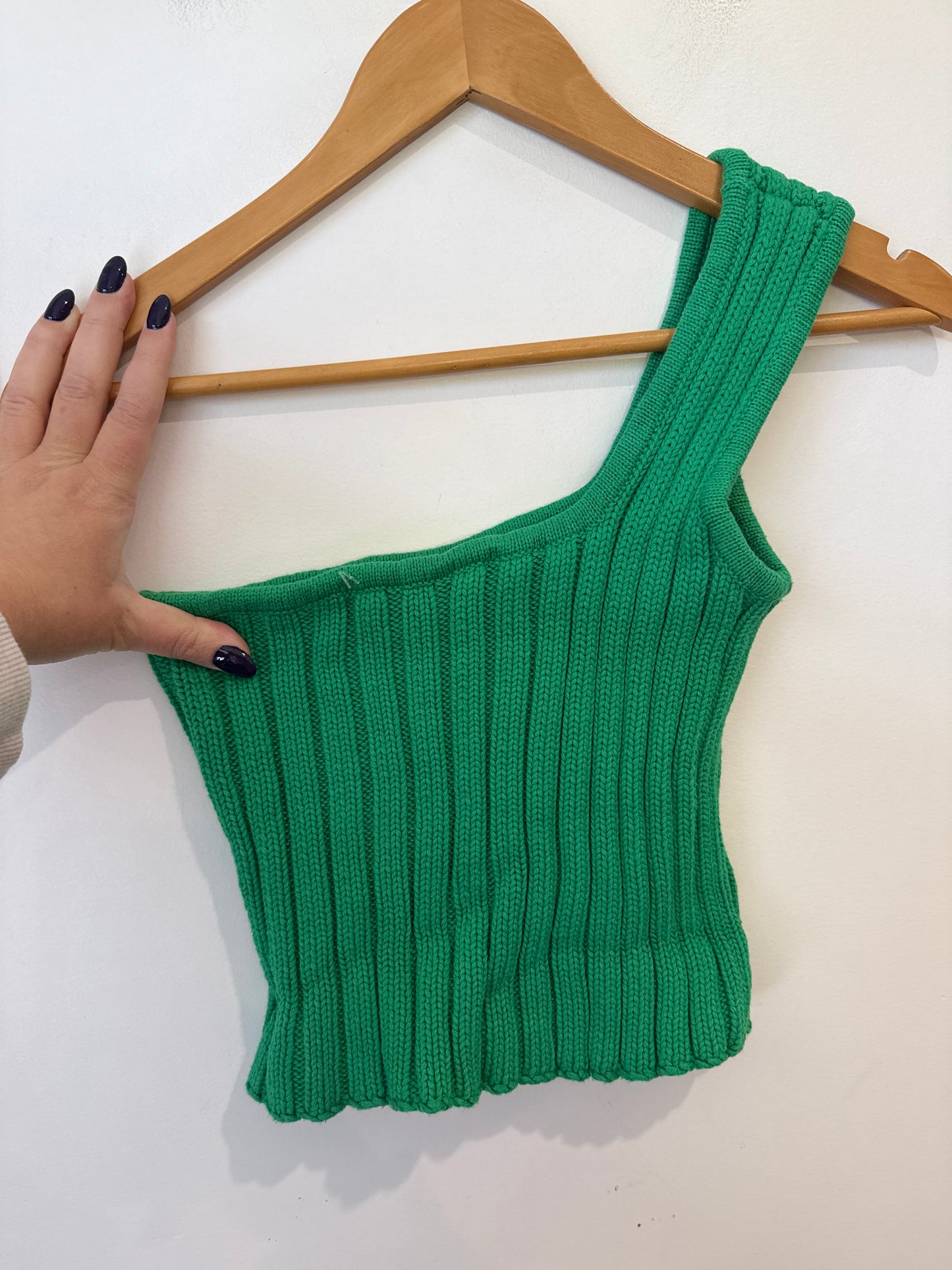 One-shoulder Cropped Tank Size U/Arm to U/Arm 33cm
