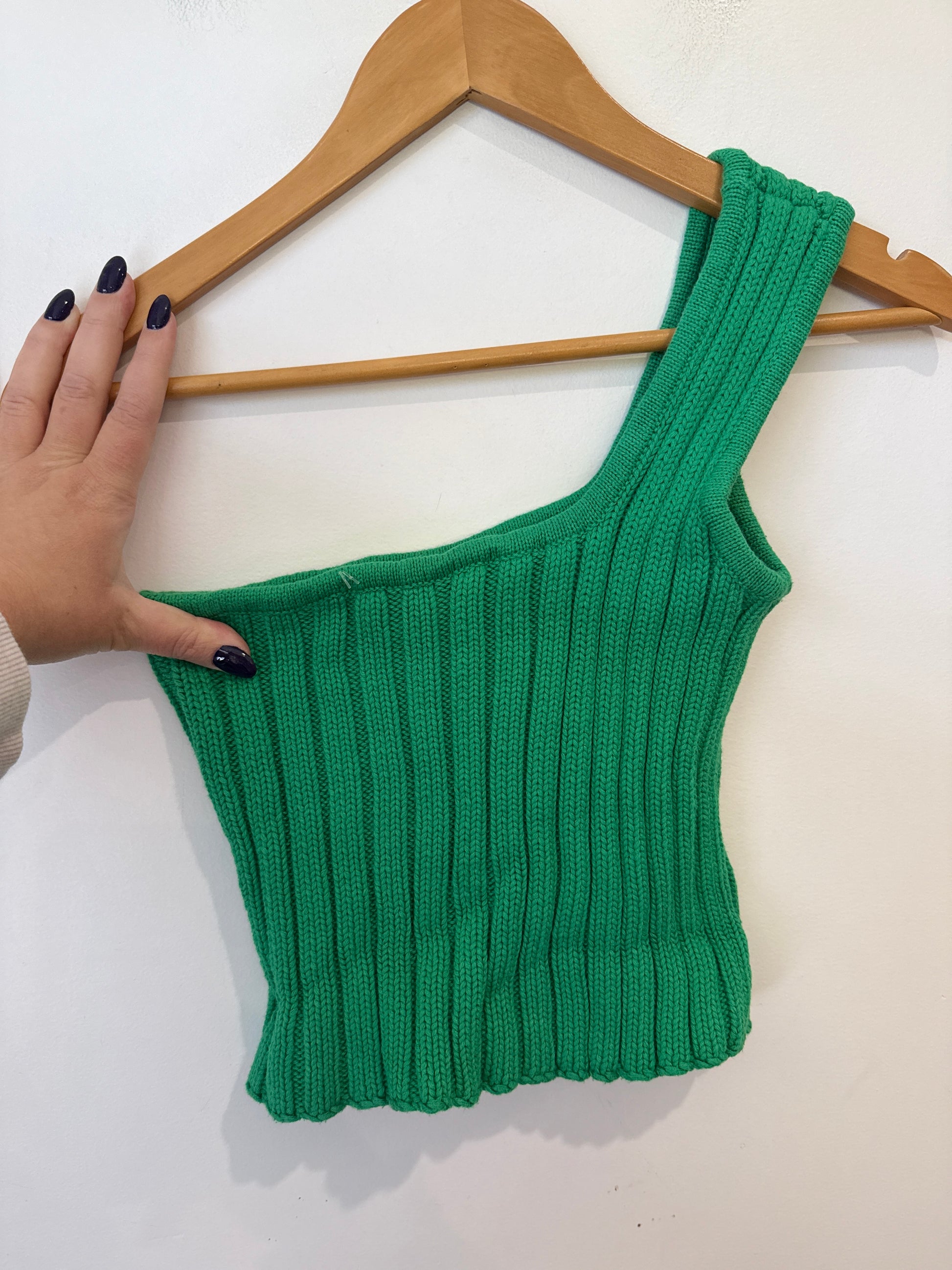One-shoulder Cropped Tank Size U/Arm to U/Arm 33cm