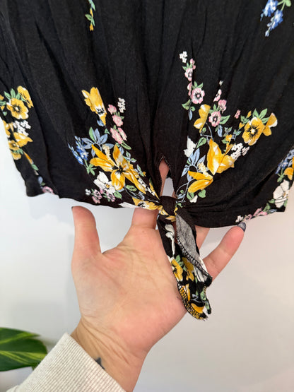 H & M Divided Floral Cropped T-shirt Size S