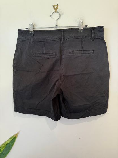 Jacqui.e Chino Shorts Size 12