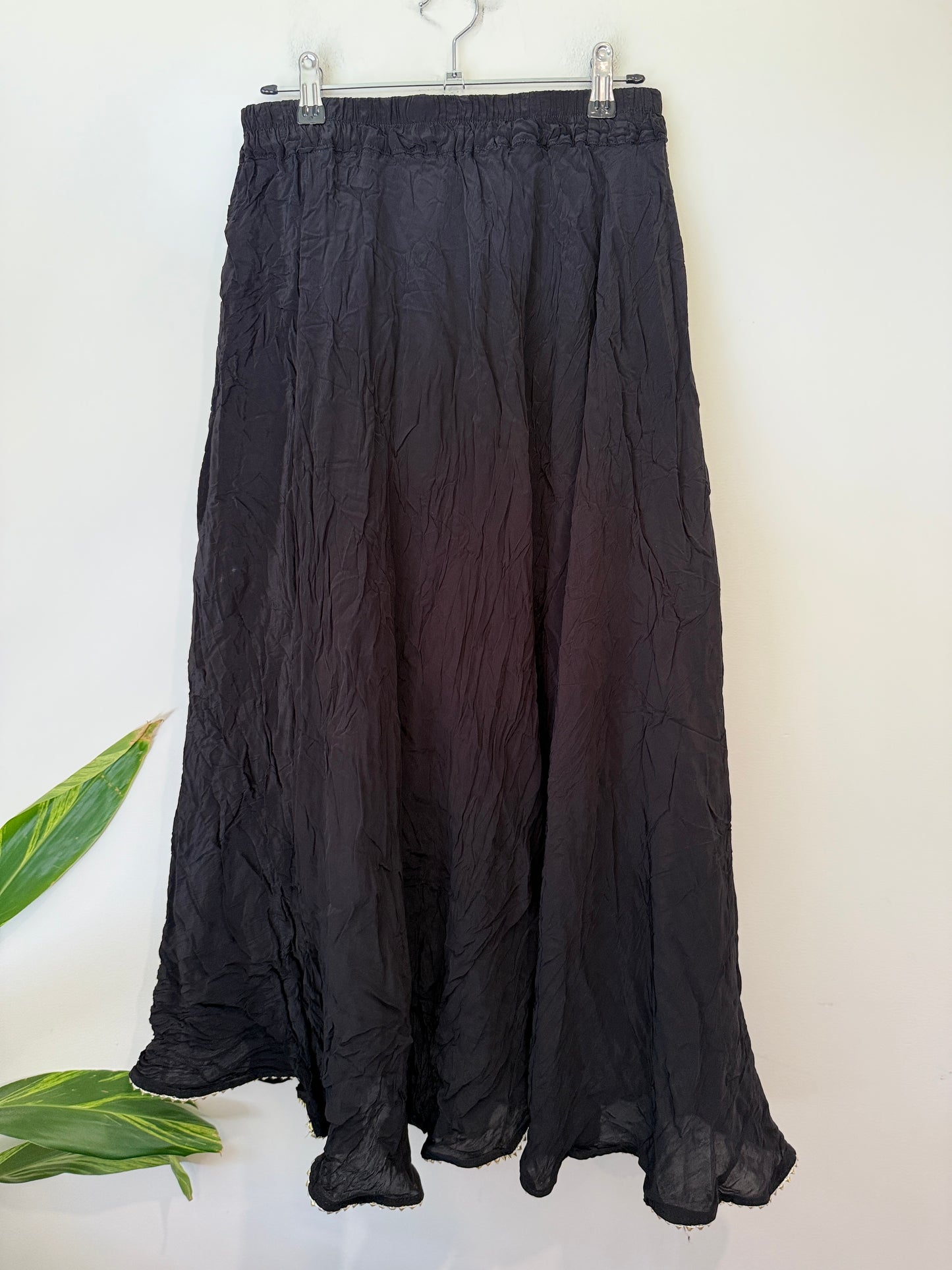 Brand Unknown Crinkle Maxi Skirt Size Waist 68cm