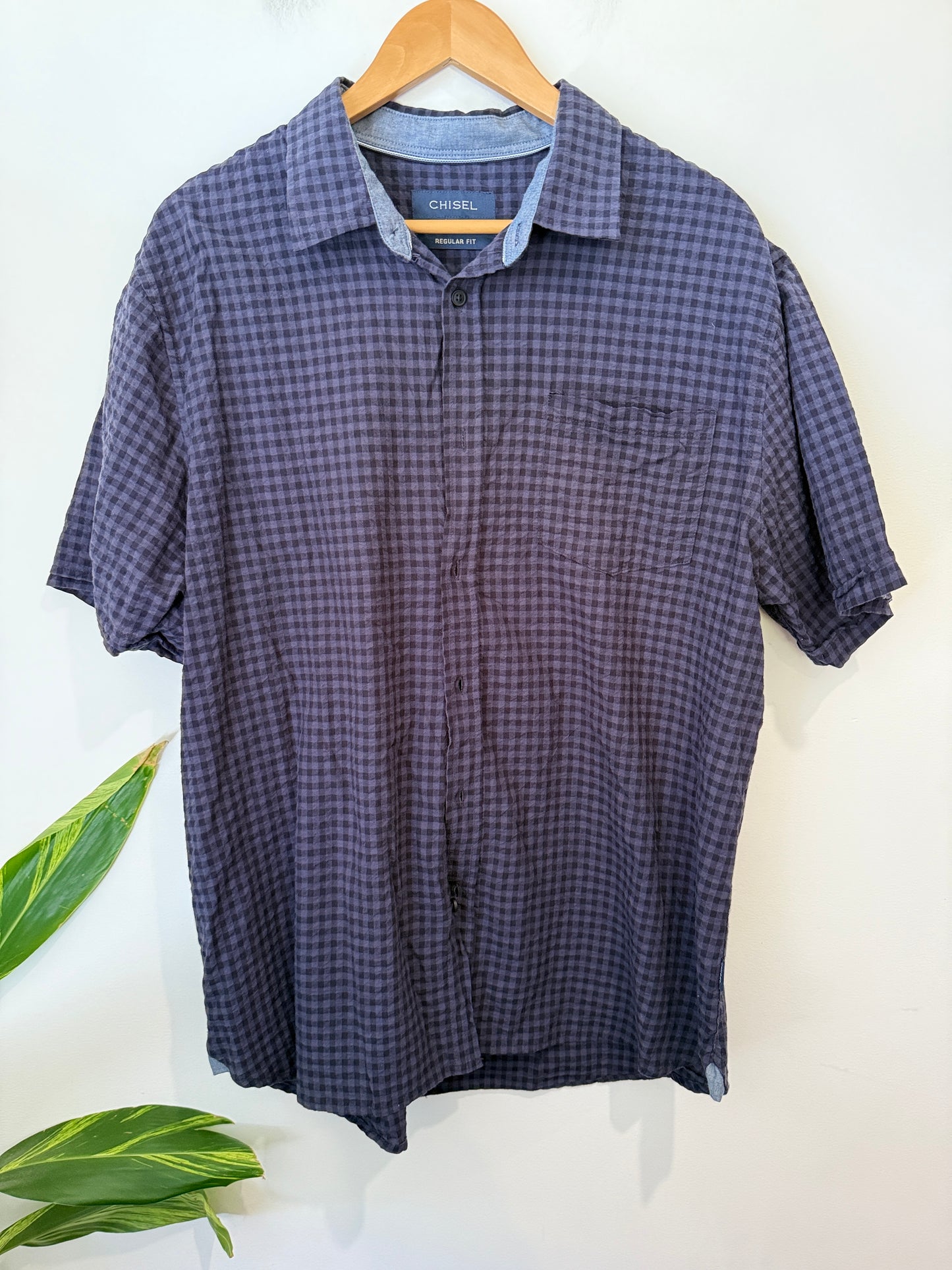 Chisel Button-up Shirt Size XL