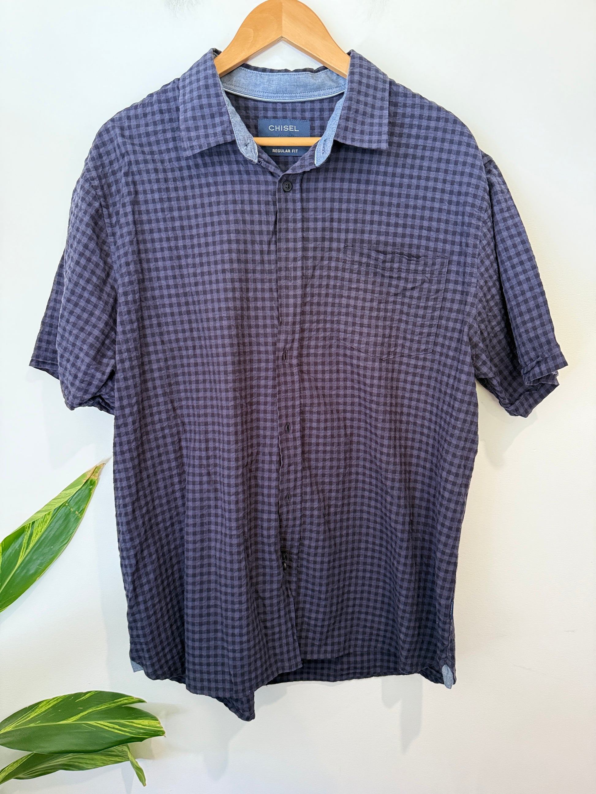 Chisel Button-up Shirt Size XL