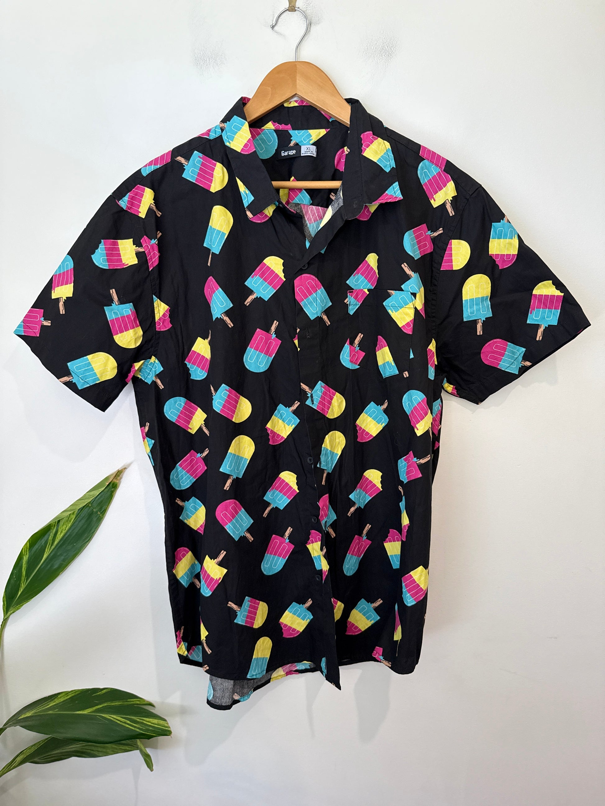 Garage Button-down Shirt Size XL