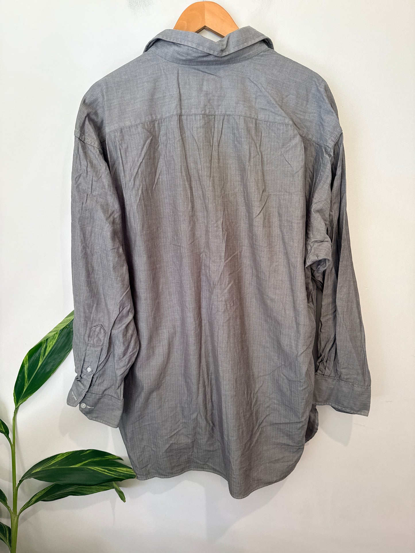 B & B Jones Oversized Button-up Shirt Size 17 1/2 | 44 | U/Arm to U/Arm 72cm