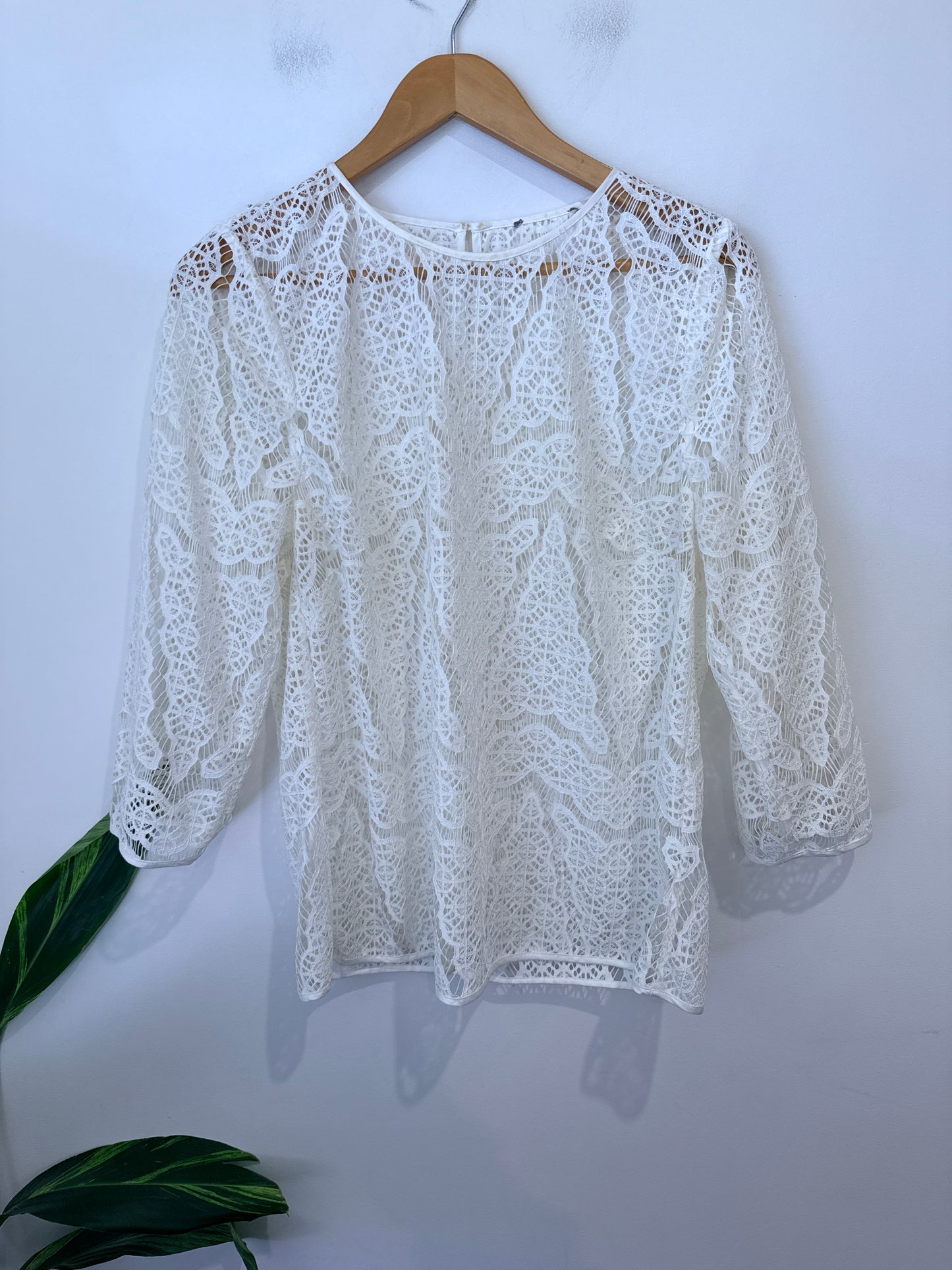Brand Unknown Ivory Lace Shirt Size U/Arm to U/Arm 49cm