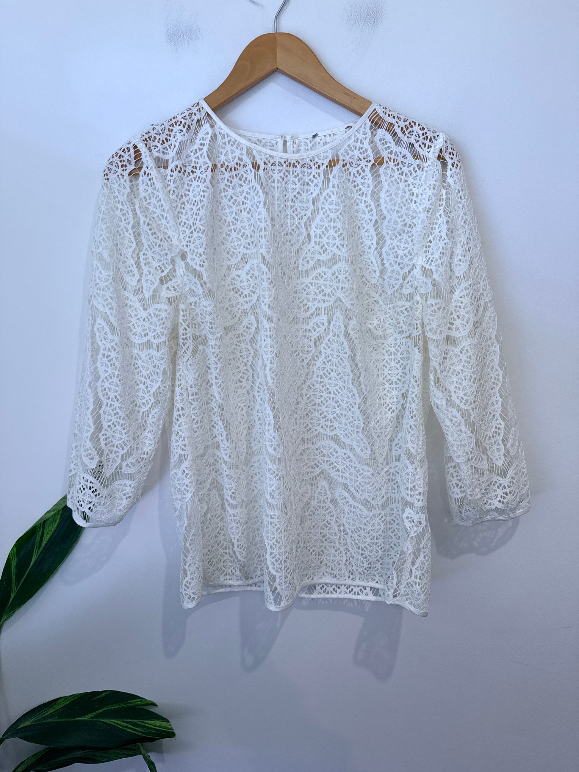 Brand Unknown Ivory Lace Shirt Size U/Arm to U/Arm 49cm