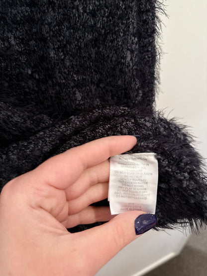 Brand Unknown Fuzzy Pullover Sweater Size U/Arm to U/Arm 62cm