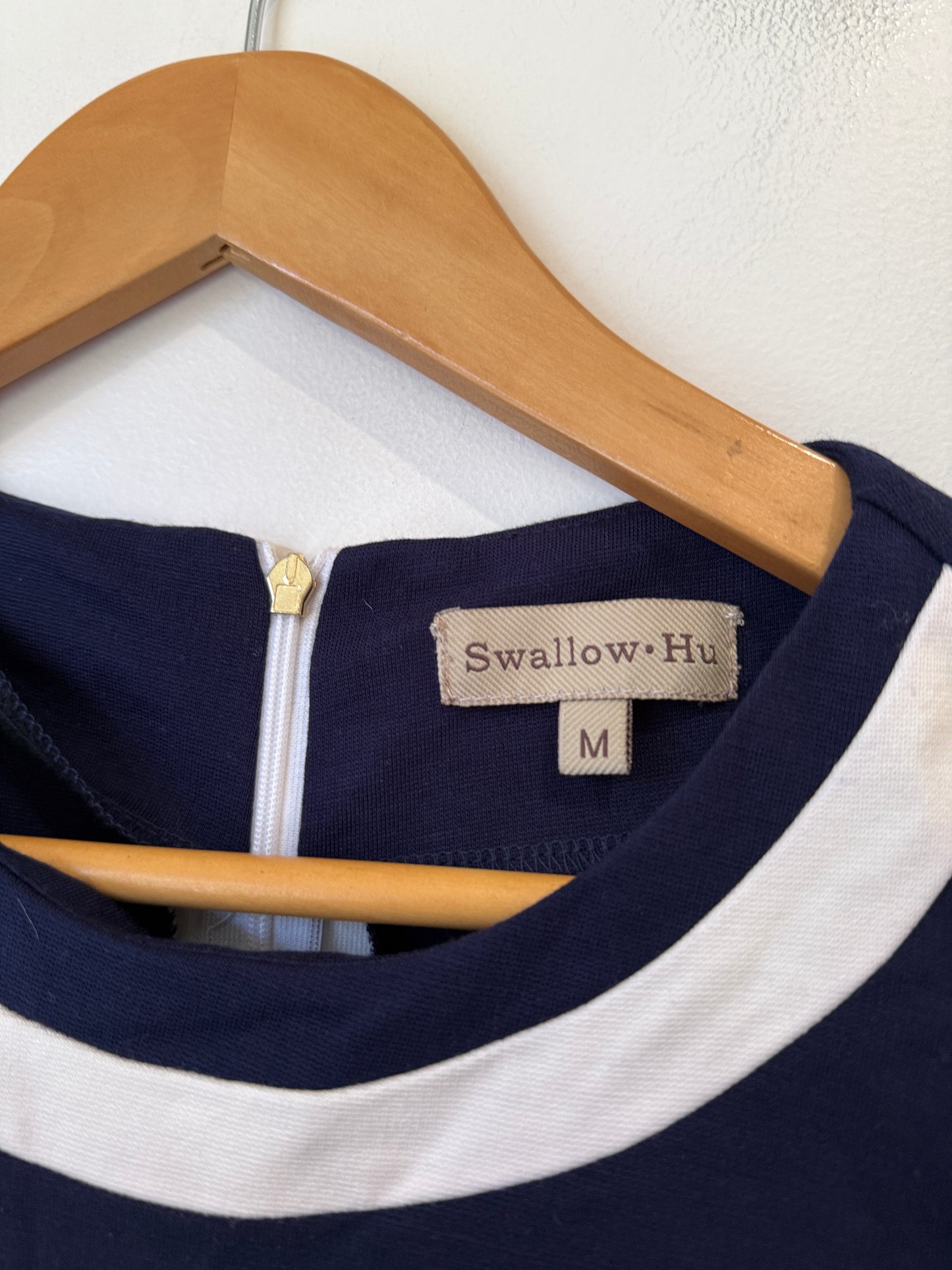 Swallow Hu Shift Dress Size M | U/Arm to U/Arm 44cm
